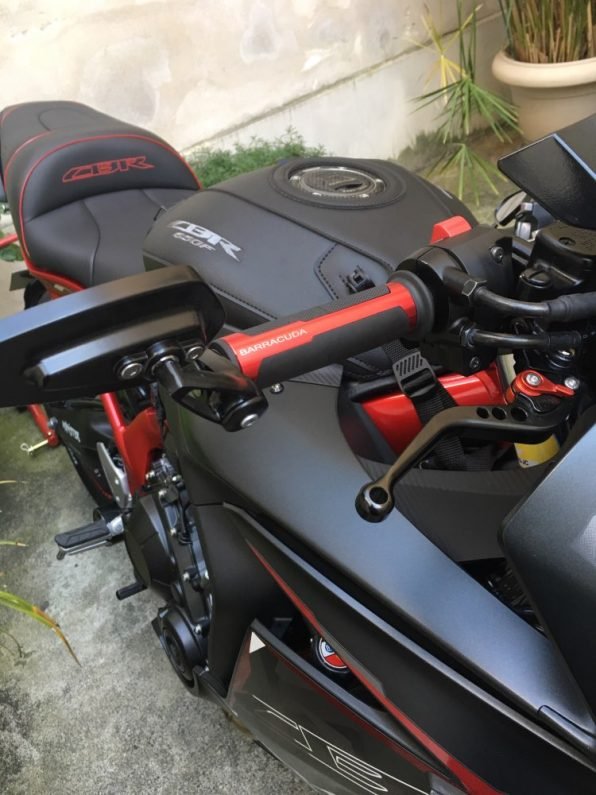 Grips Handlebar for Suzuki GSXR 600 750 1000 K3 K4 K5 K6 K7 K8 GSXR750