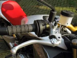 How to use Motorcycle Brakes