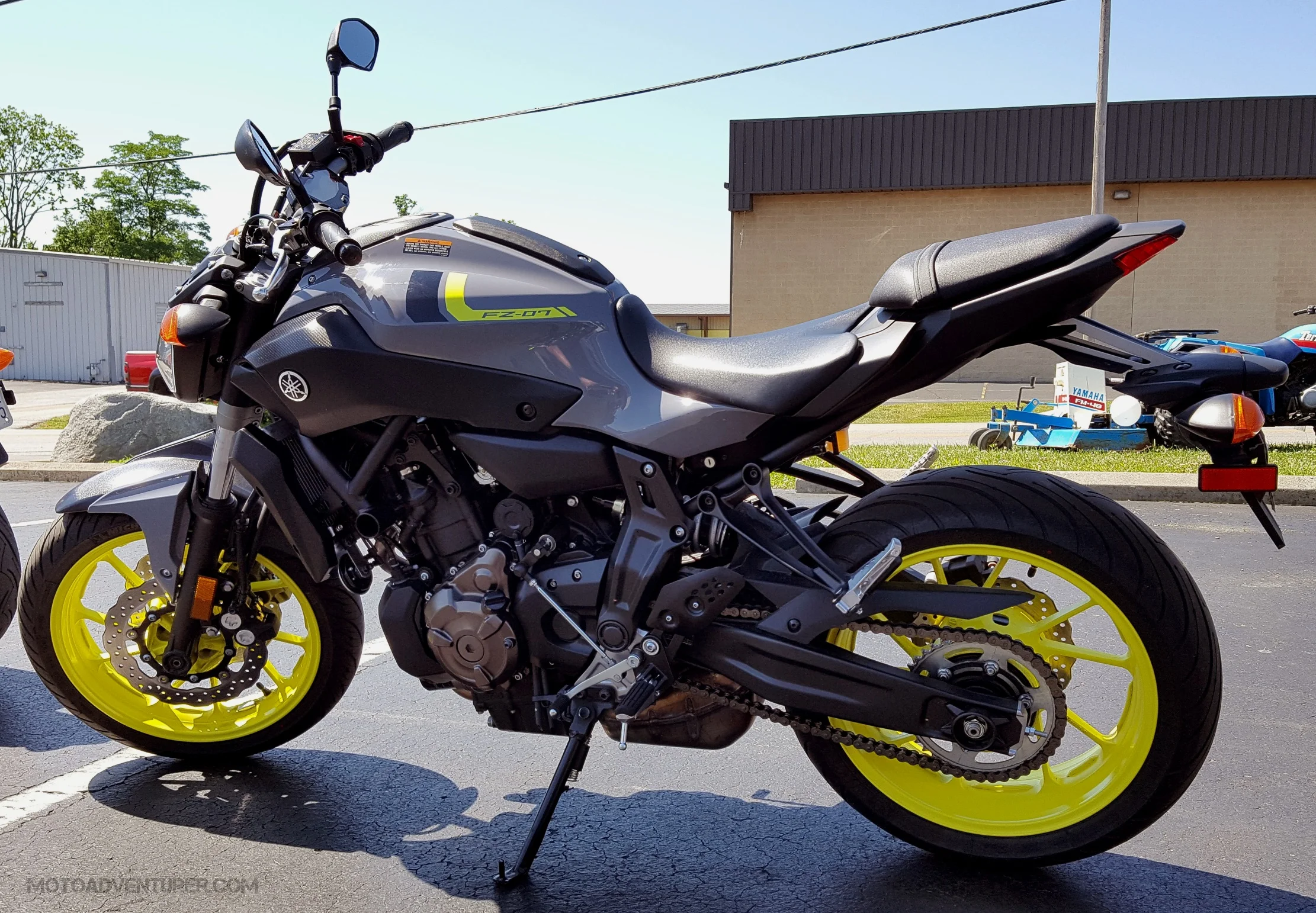 Yamaha FZ-07 front fork upgrade