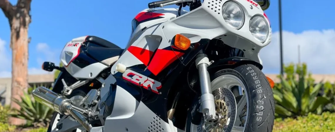 Honda CBR900RR 1992-1993