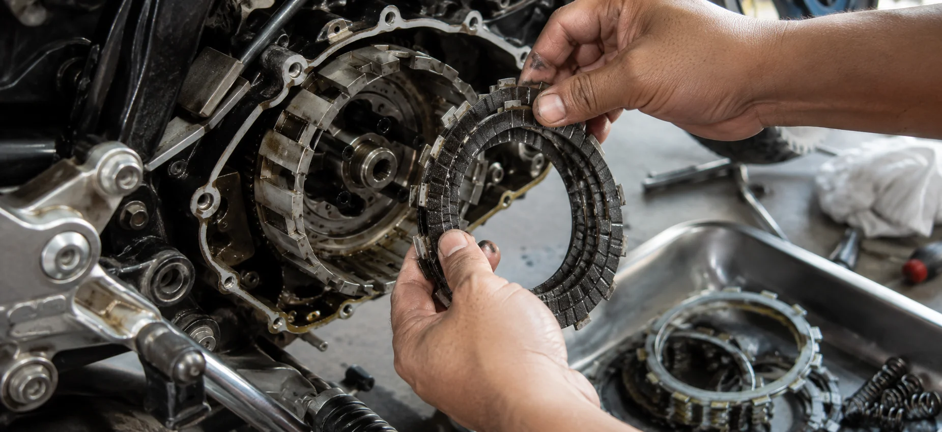 Motorcycle clutch installation
